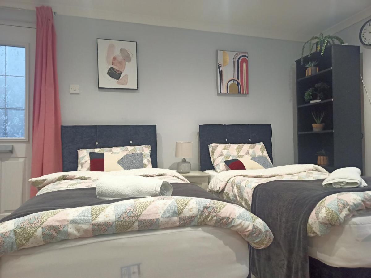 Homey Studio In Newport Perfect For Couples & Travelers Екстериор снимка