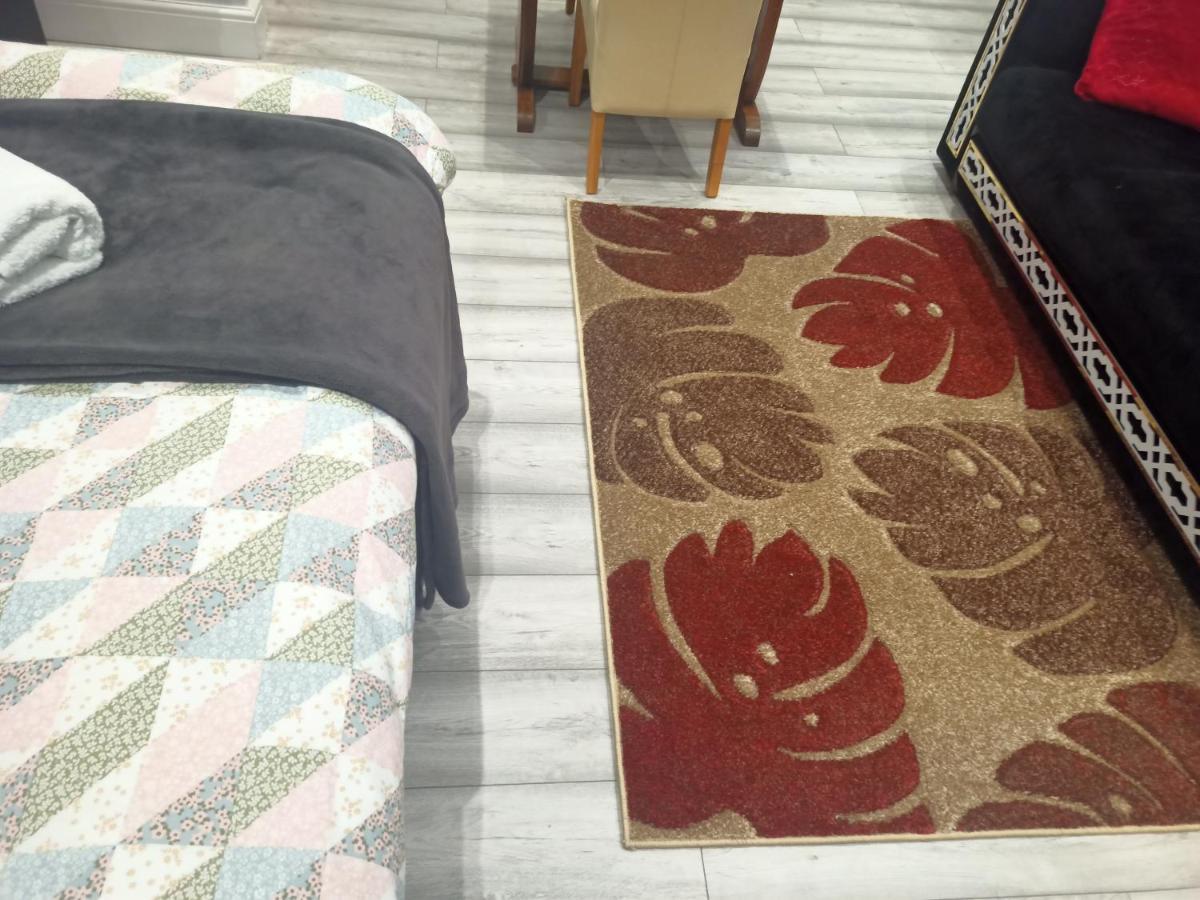 Homey Studio In Newport Perfect For Couples & Travelers Екстериор снимка